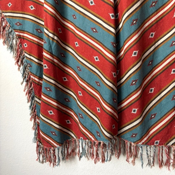Ryan Michael L/XL Linen Blend Southwestern Printed Tassel Trim Poncho Top - Picture 6 of 14